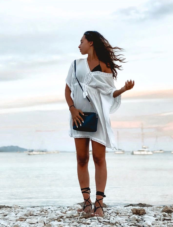 Sandalo con lacci neri